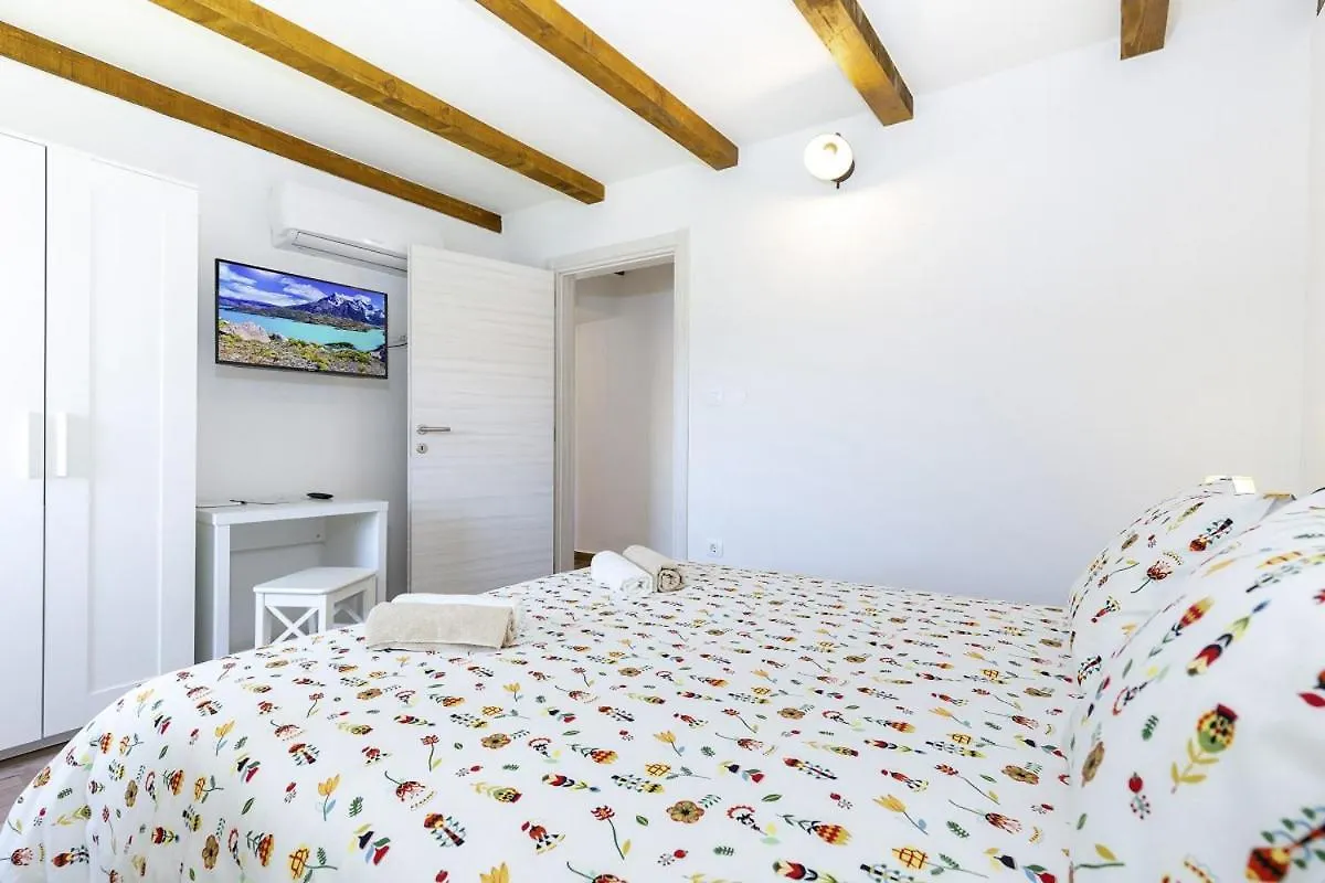Casa de Férias Almar In Rakalj - Haus Fuer 4 Personen Vila
